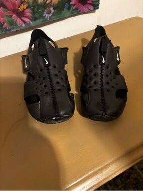Nike Black Kids Aqua Sandals with White Swoosh
